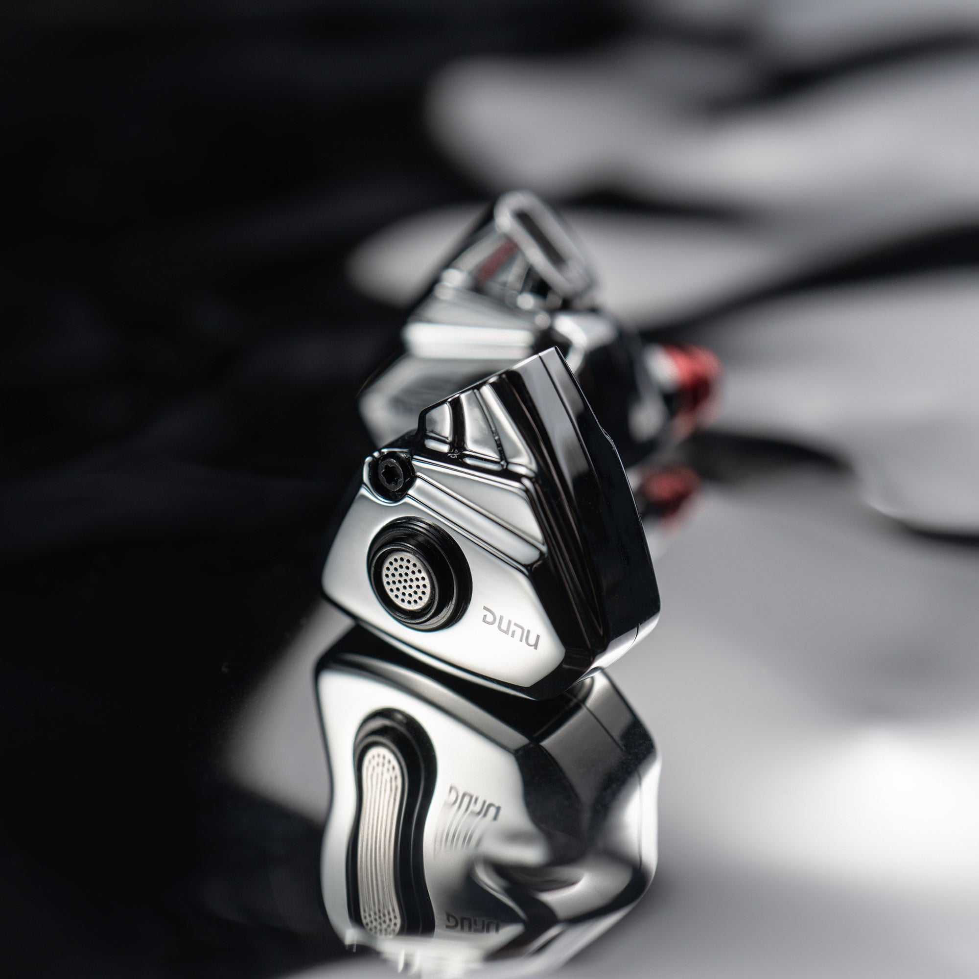 DUNU TITAN S Dynamic In-Ear Earphones - Image 13
