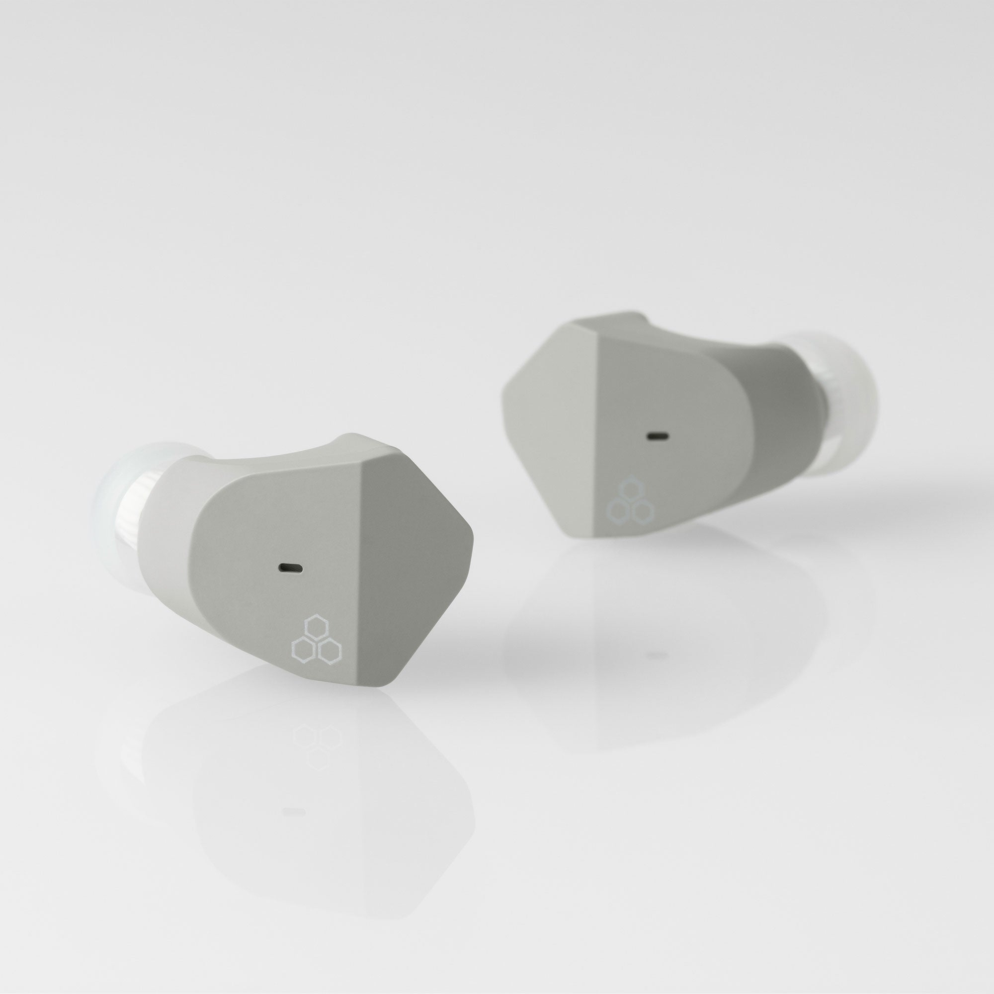 Final ZE2000 True Wireless Earphones - Image 3