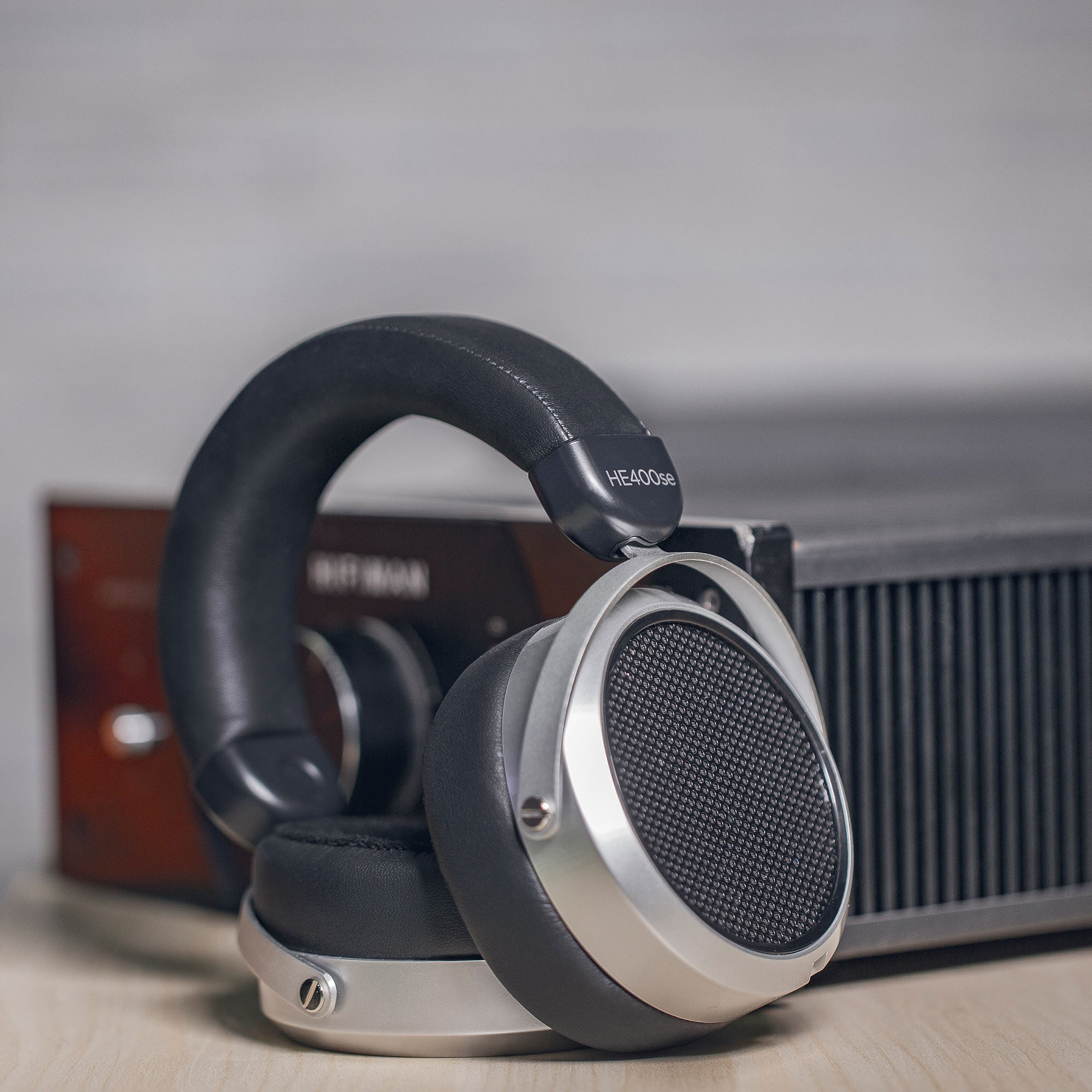 HIFIMAN HE-400SE V2 Planar Magnetic Headphones - Image 2