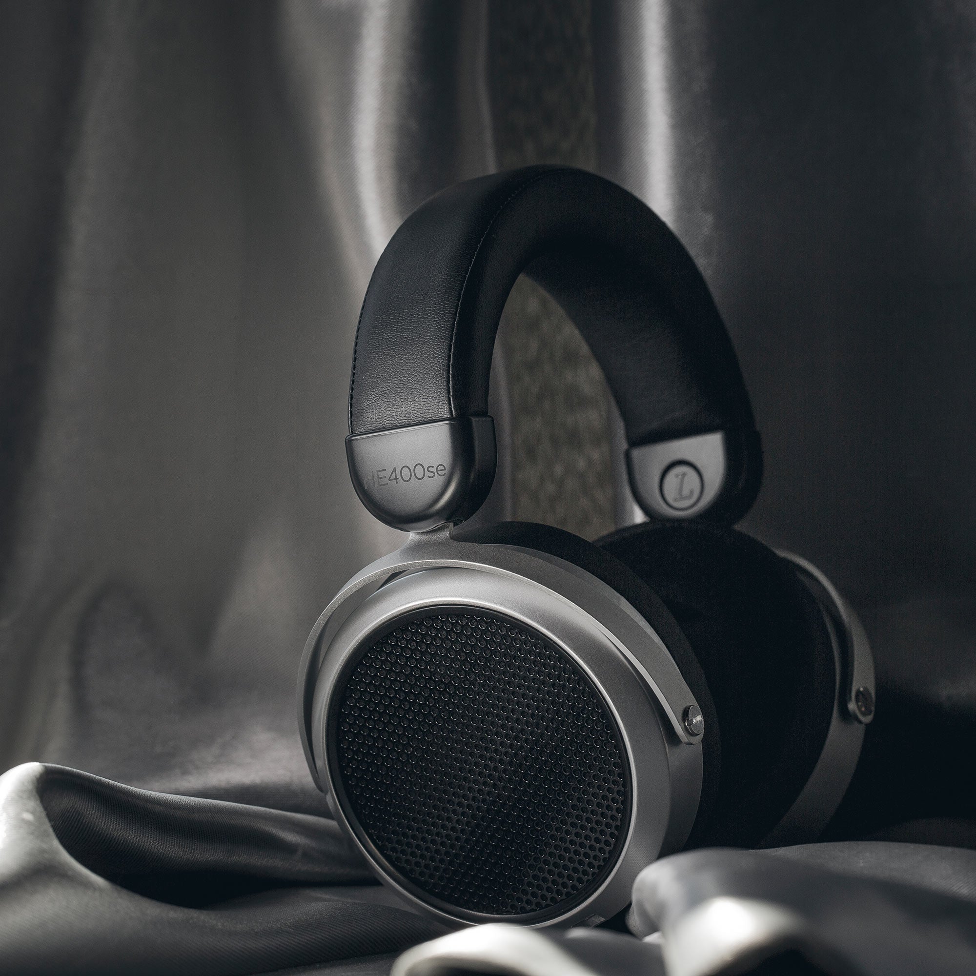 HIFIMAN HE-400SE V2 Planar Magnetic Headphones - Image 5