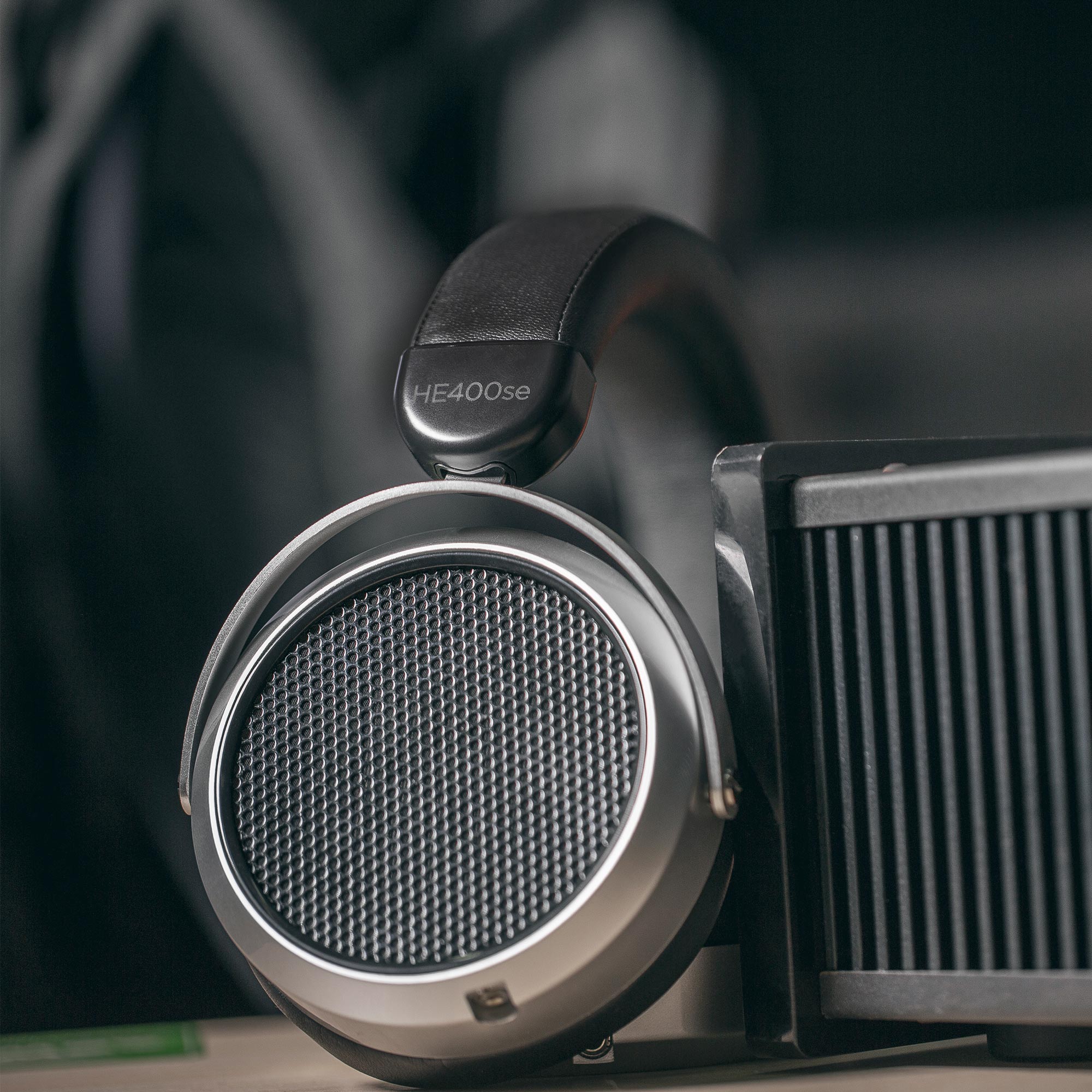 HIFIMAN HE-400SE V2 Planar Magnetic Headphones - Image 7
