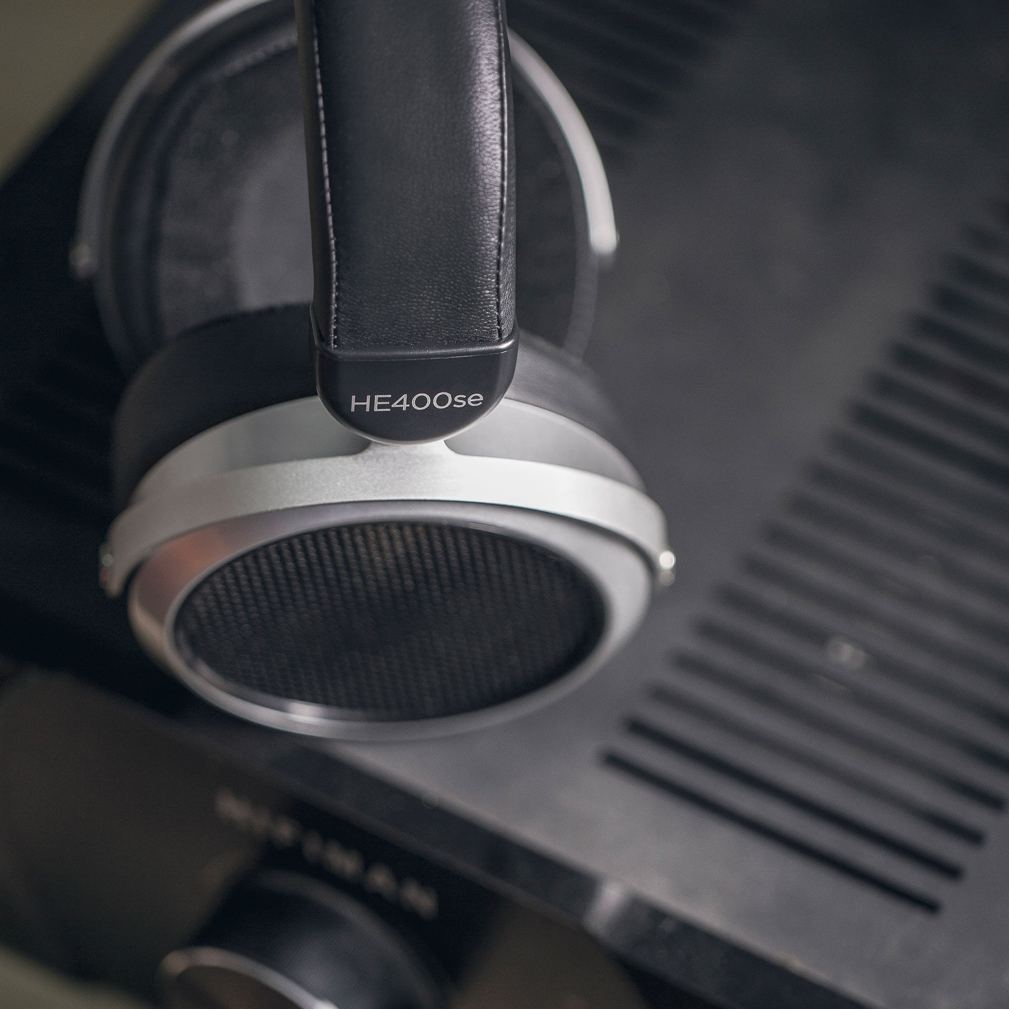 HIFIMAN HE-400SE V2 Planar Magnetic Headphones - Image 8