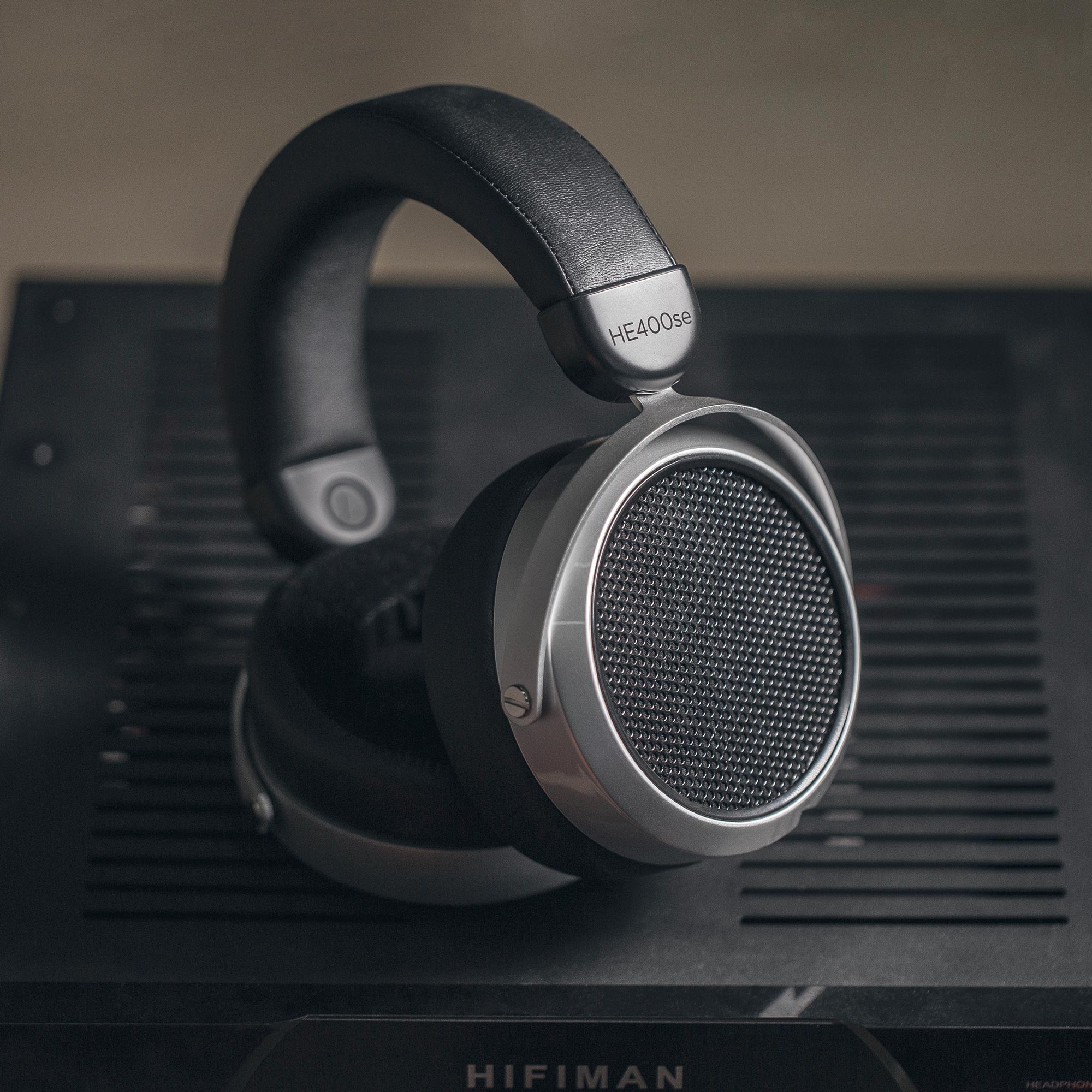 HIFIMAN HE-400SE V2 Planar Magnetic Headphones - Image 9