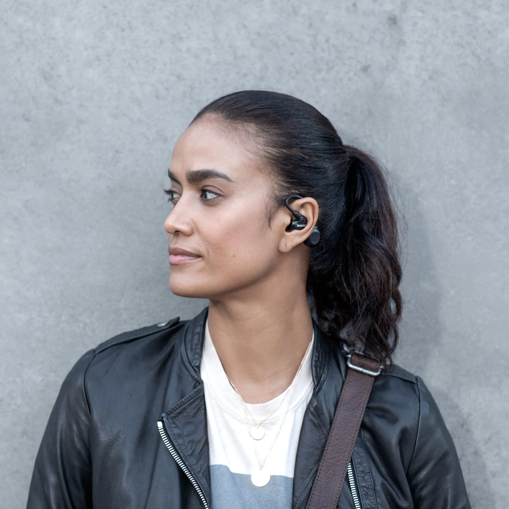 Shure AONIC 215 True Wireless Sound Isolating Earphones - Image 7